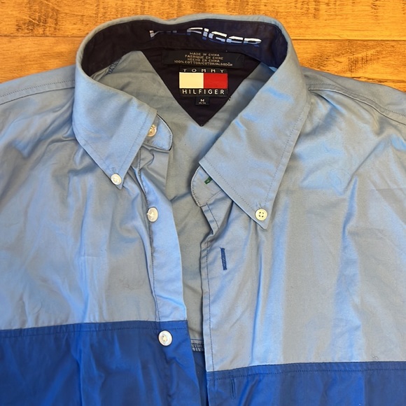 Men’s long sleeve button-down, three tone blue colour excellent condition - Picture 2 of 2